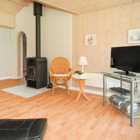 Holiday home Stunning In Blvand With Wifi