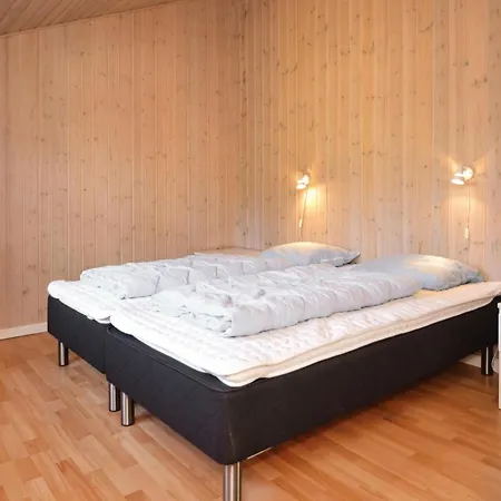 Holiday home Stunning In Blvand With Wifi