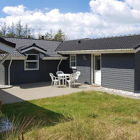 Holiday home Stunning In Blvand With Wifi